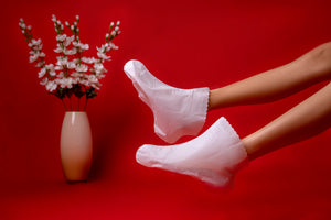 
                  
                    Load image into Gallery viewer, PETITFEE Dry Essence Foot Pack of 3
                  
                